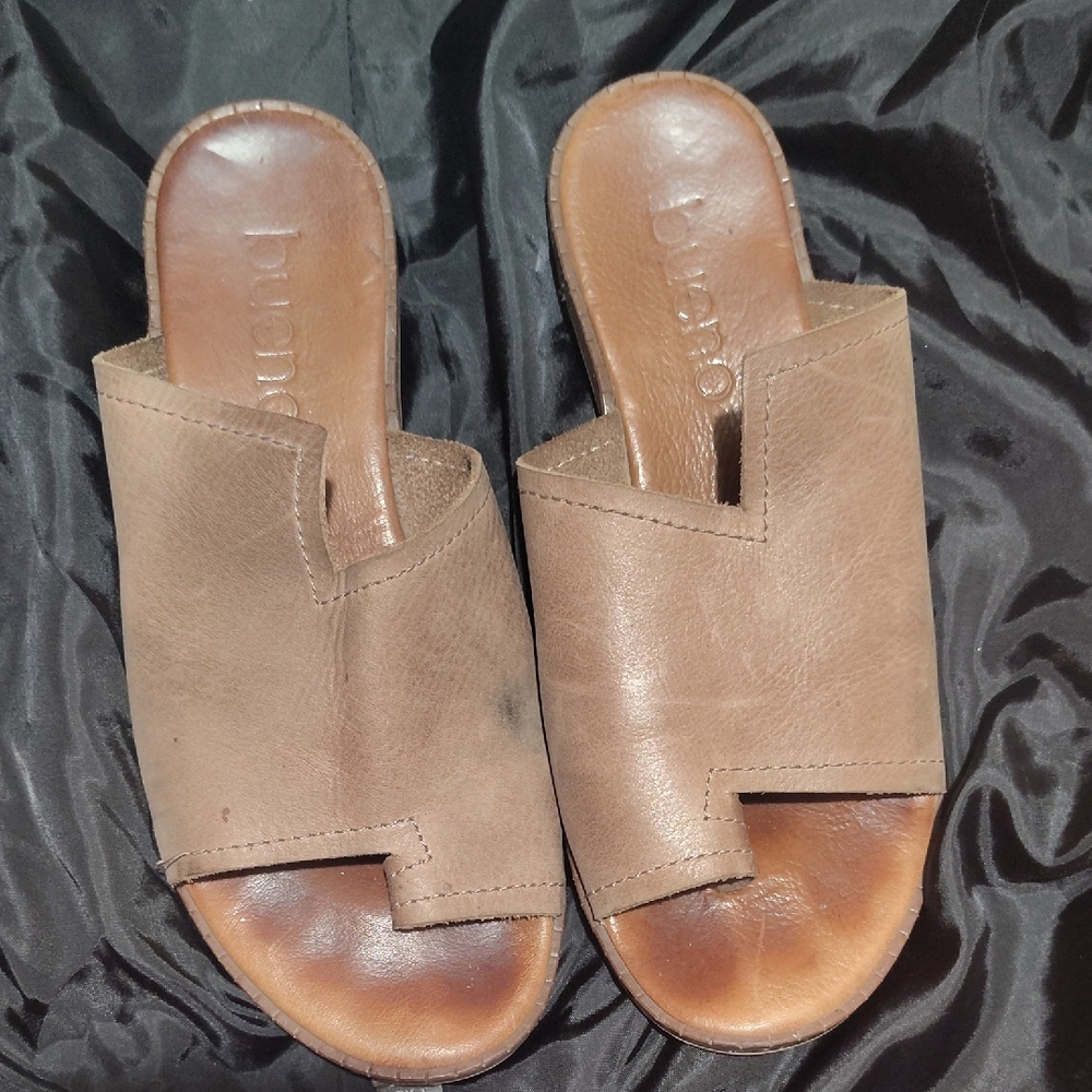 Bueno Women's Brown Leather Mules